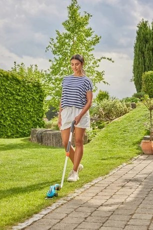 ComfortCut Li Akkumulátoros fűnyíró olló Teleszkópos nyéllel és kerékkel
